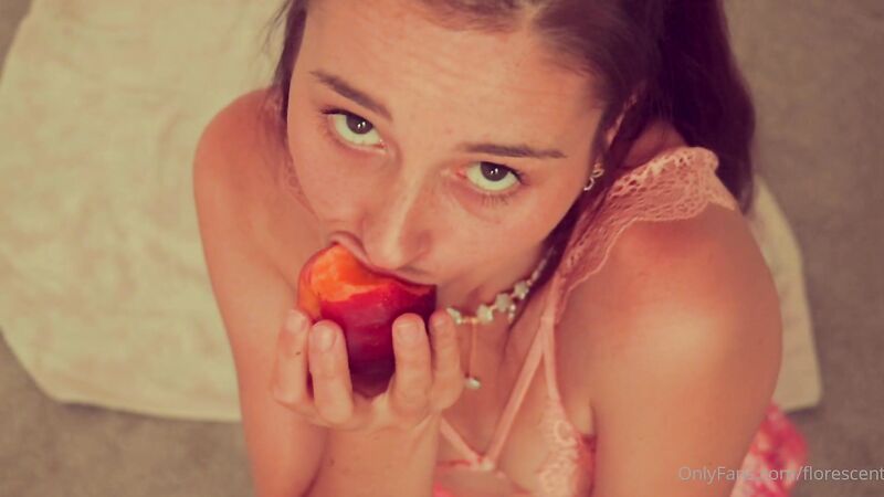 Florescent ASMR Eat My Peach Daddy Please Onlyfans Video