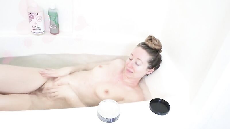 Rose Kelly Nude Bath Hot mama Youtuber Released Video