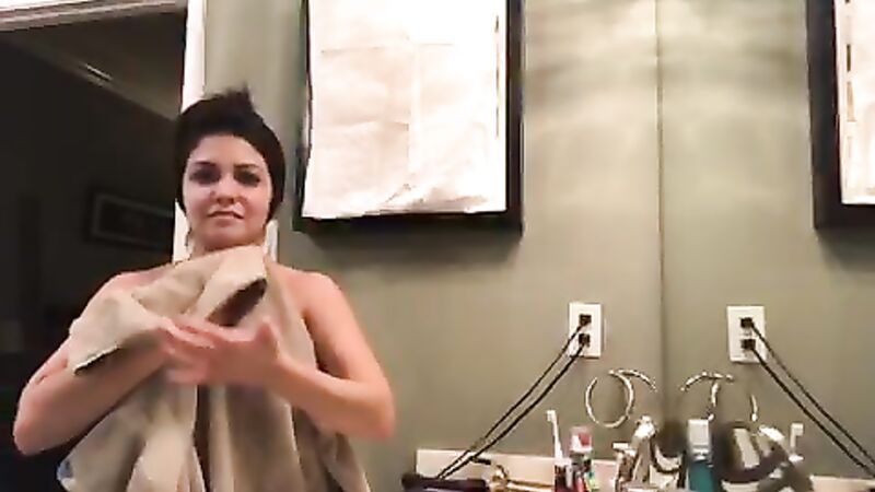 Streamer Accidental Boob Slip After Shower Live