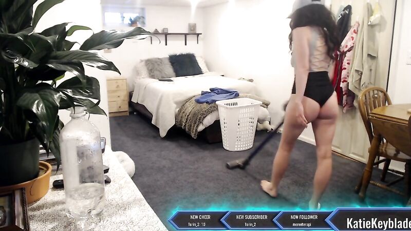 Katiekeyblade Ass Flirt While Cleaning Twitch Video