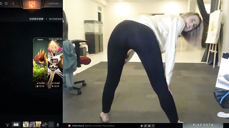 Streamer Bends Over Yoga Pose Boob Flash Upblouse